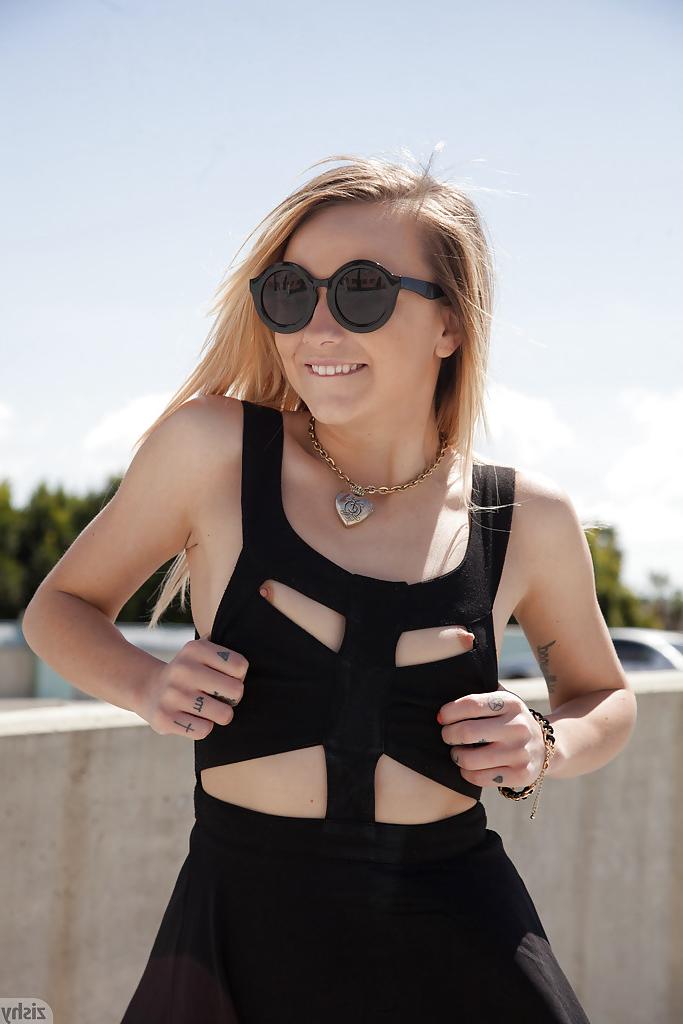 12P Slutty blonde amateur teen Carmen Callaway flashing her ass in public