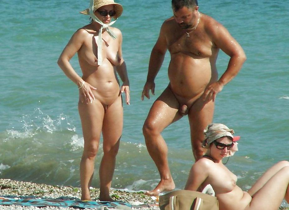 20P Naked couple 21.