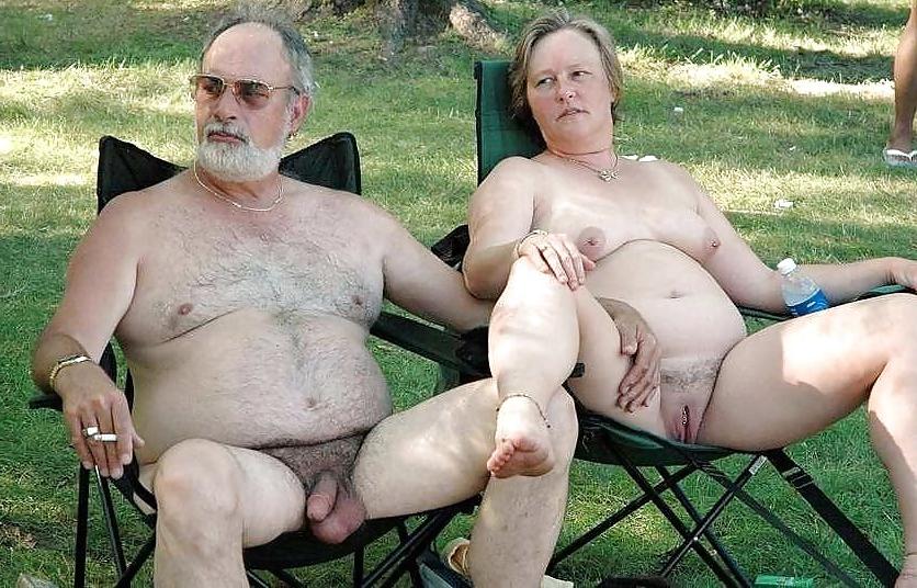 20P Naked couple 21.