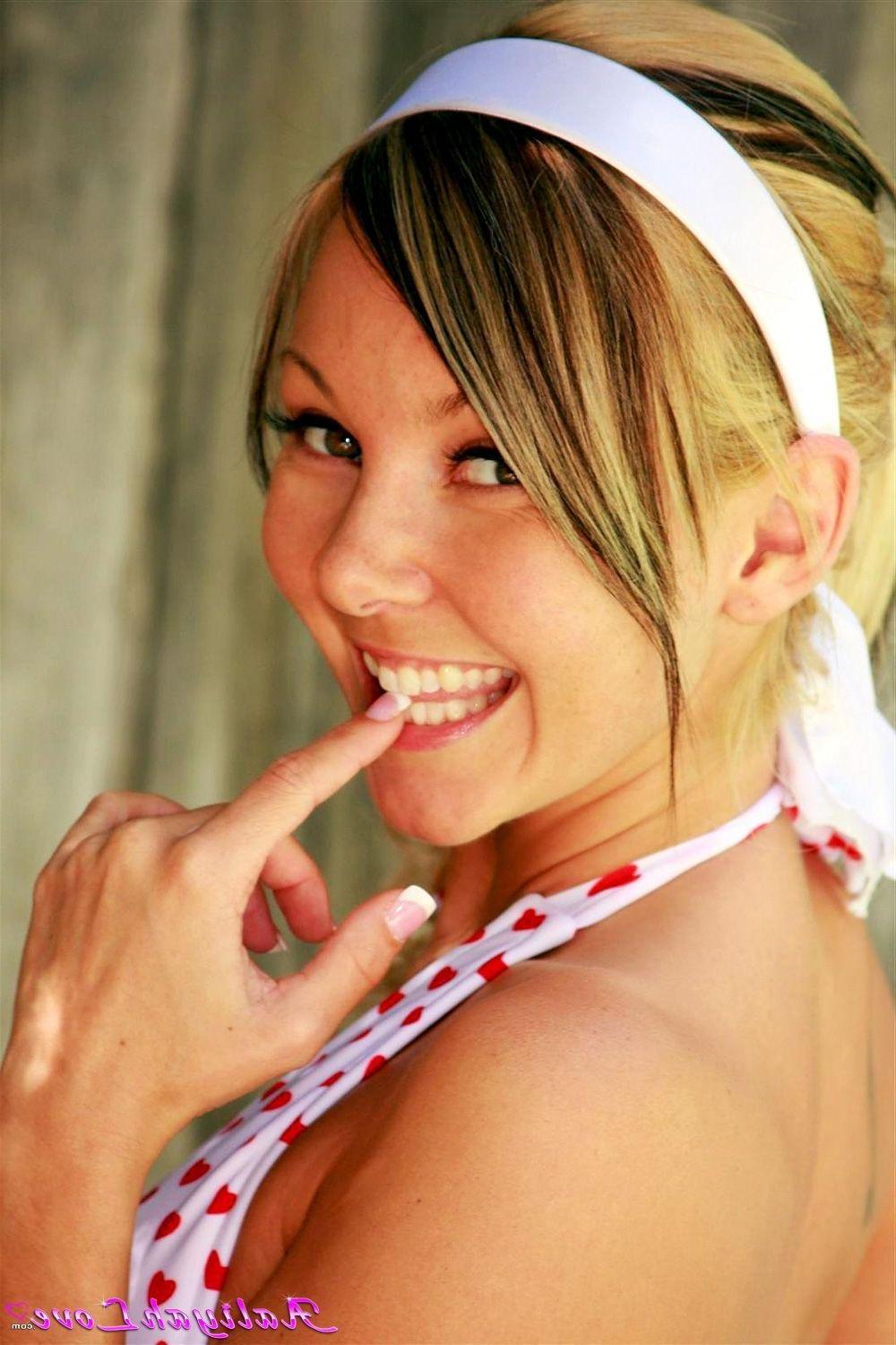 20P Pictures of teen amateur Aaliyah Love spreading her legs for you