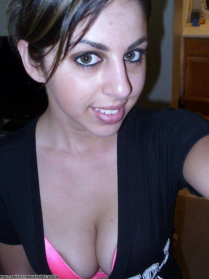 20P Pictures of teen girl Abby taking hot pics of herself