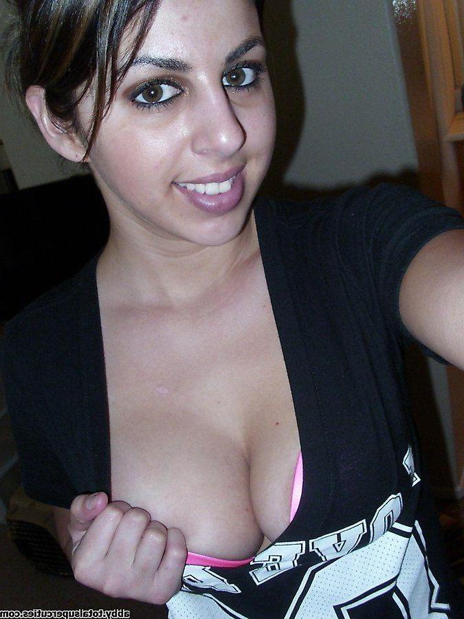 20P Pictures of teen girl Abby taking hot pics of herself