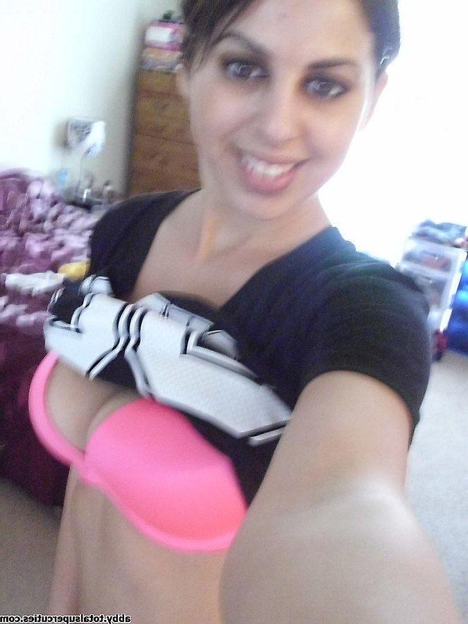 20P Pictures of teen girl Abby taking hot pics of herself