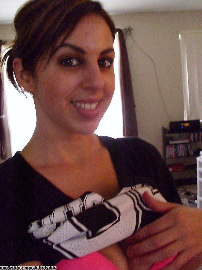 20P Pictures of teen girl Abby taking hot pics of herself