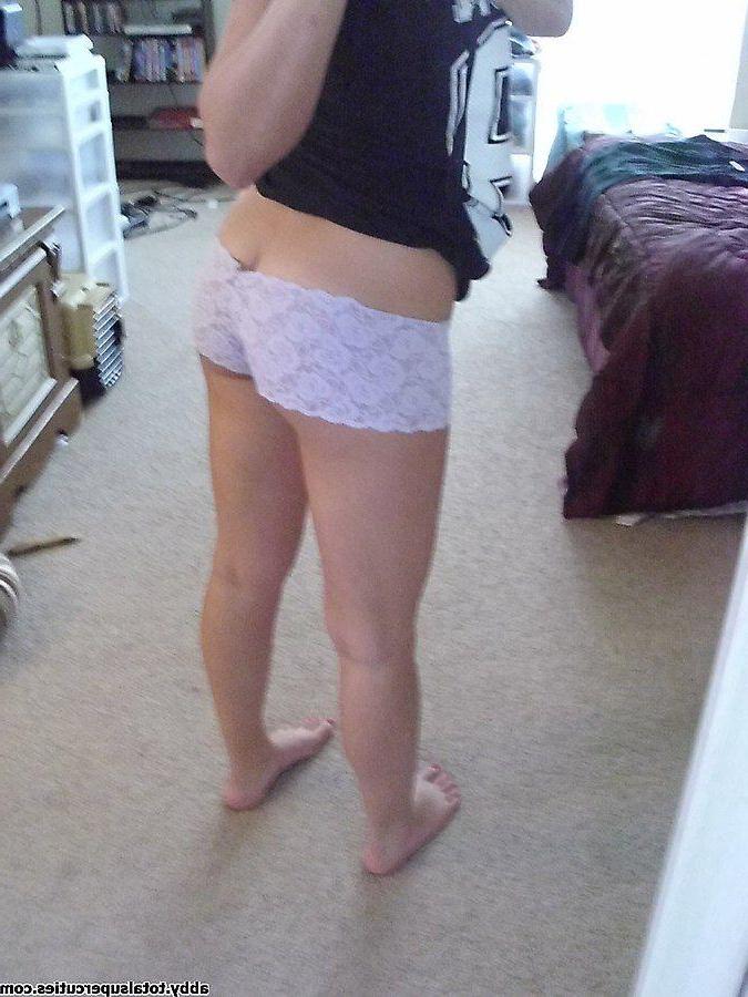 20P Pictures of teen girl Abby taking hot pics of herself