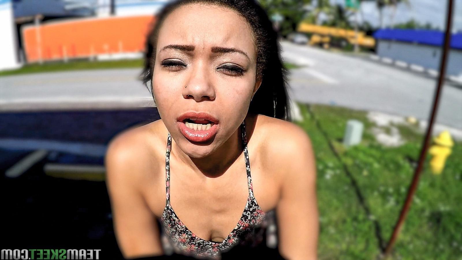 10P Amateur coed Adrian Maya puts out for cash