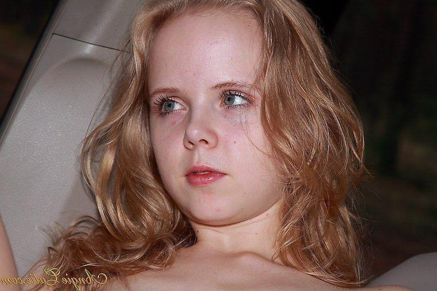 16P Pictures of teen star Angie Cutie spreading in a car