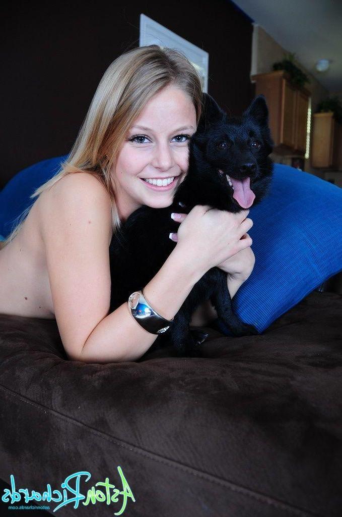 20P Pictures of teen hottie Aston Richards exposing her perky tits