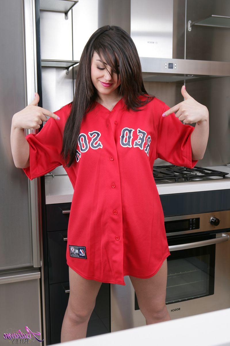 14P Pictures of teen girl Autumn Riley exposing her perky titties