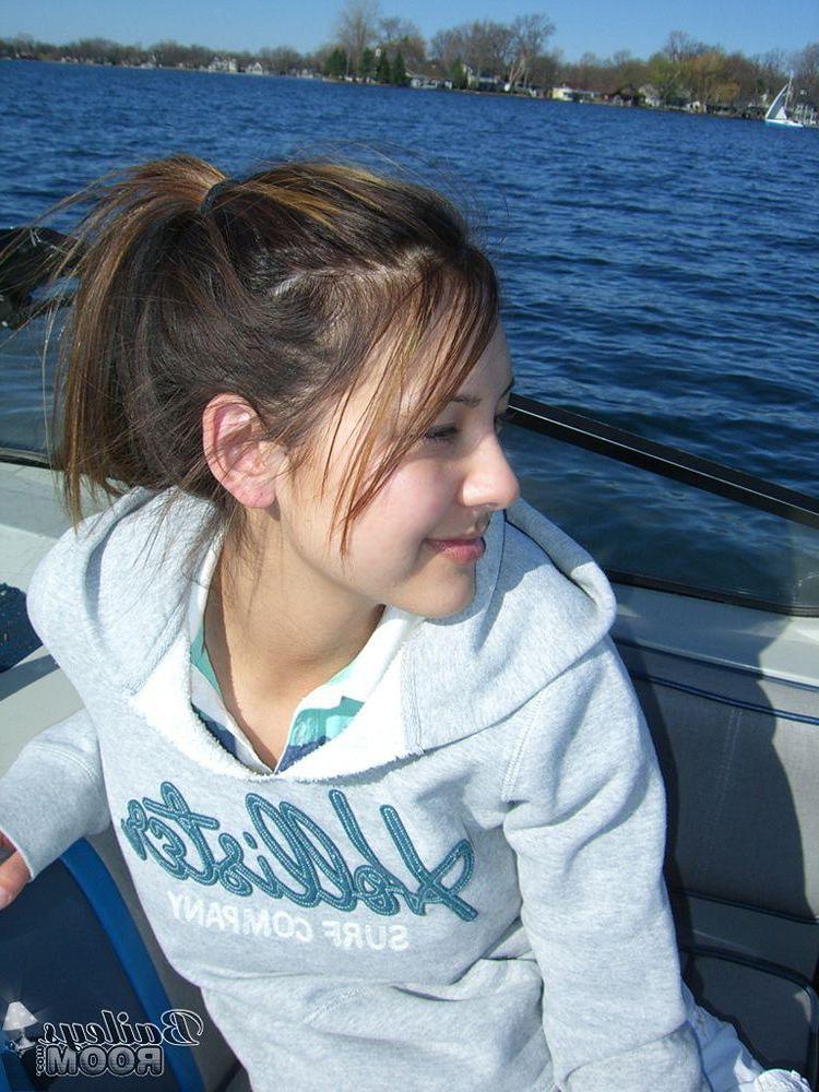 15P Pictures of teen girl Bailey's Room stripping on a boat