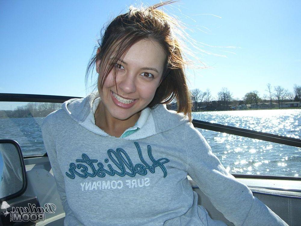 15P Pictures of teen girl Bailey's Room stripping on a boat
