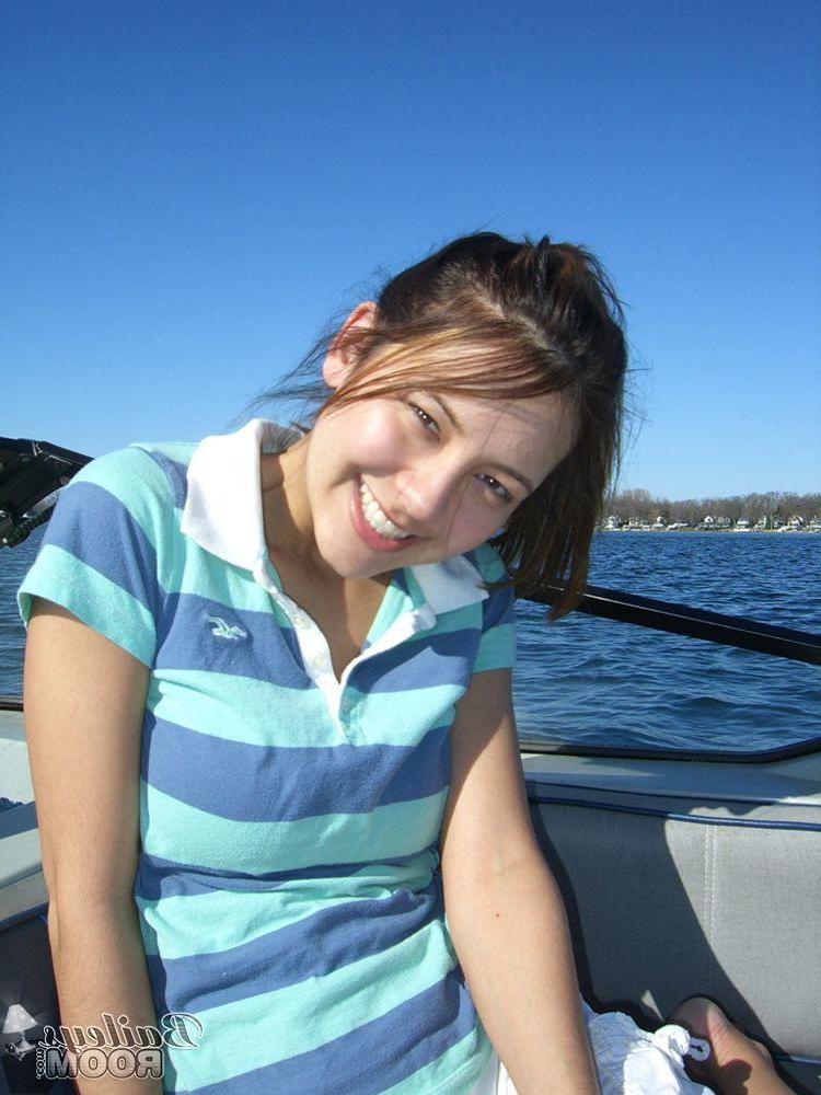15P Pictures of teen girl Bailey's Room stripping on a boat