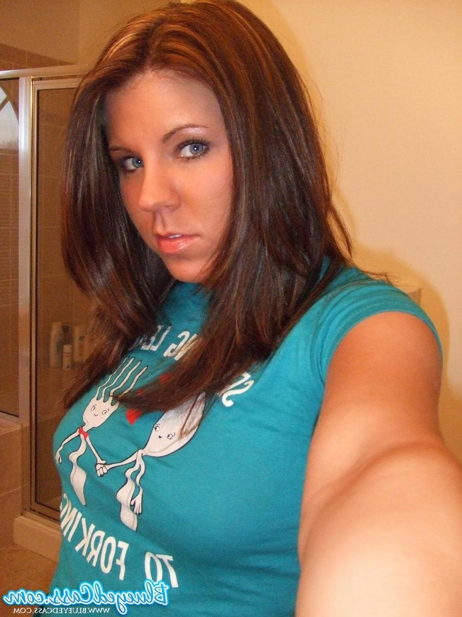 14P Pictures of teen girl Blueyed Cass teasing in her panties