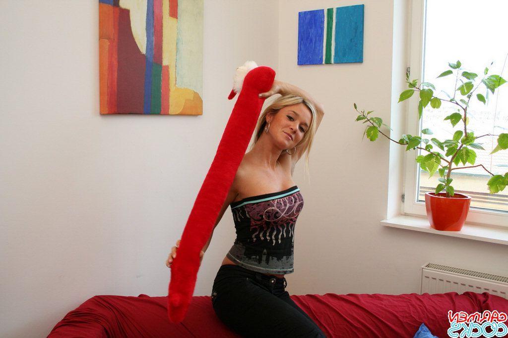 12P Pictures of teen hottie Carmen Cocks getting fucked on the couch