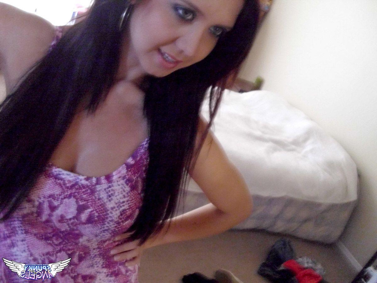 20P Pictures of teen cutie Chrissy Marie taking hot pics of herself