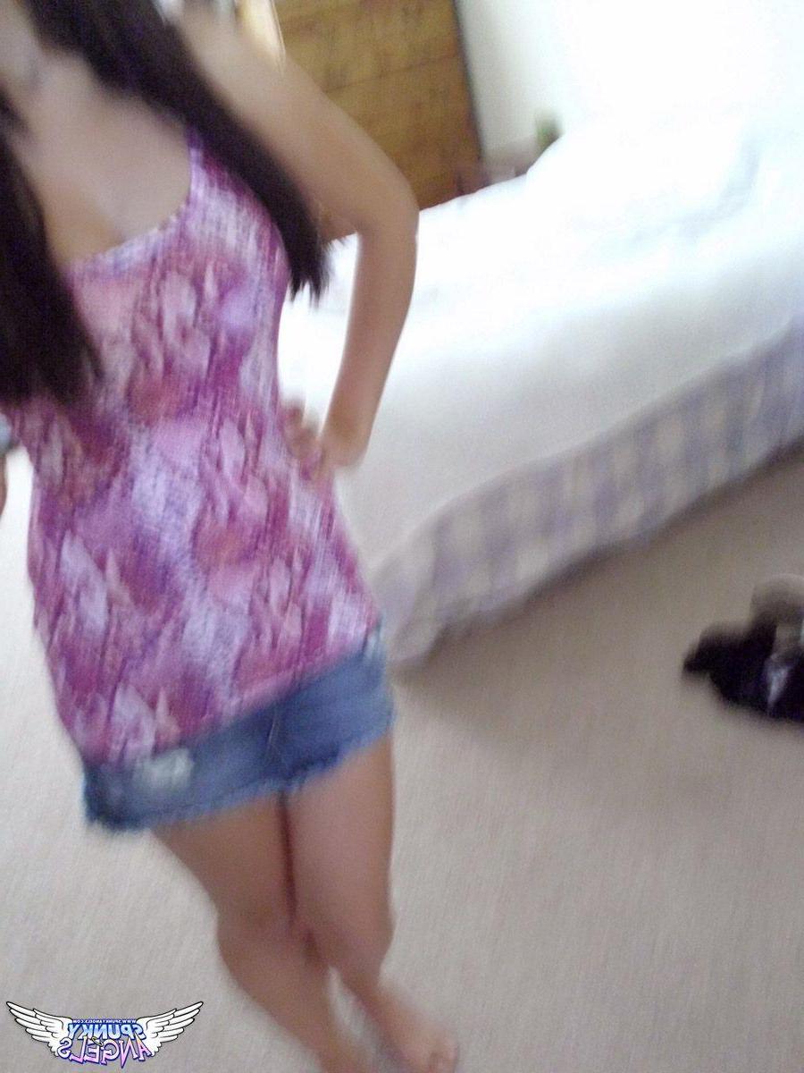 20P Pictures of teen cutie Chrissy Marie taking hot pics of herself