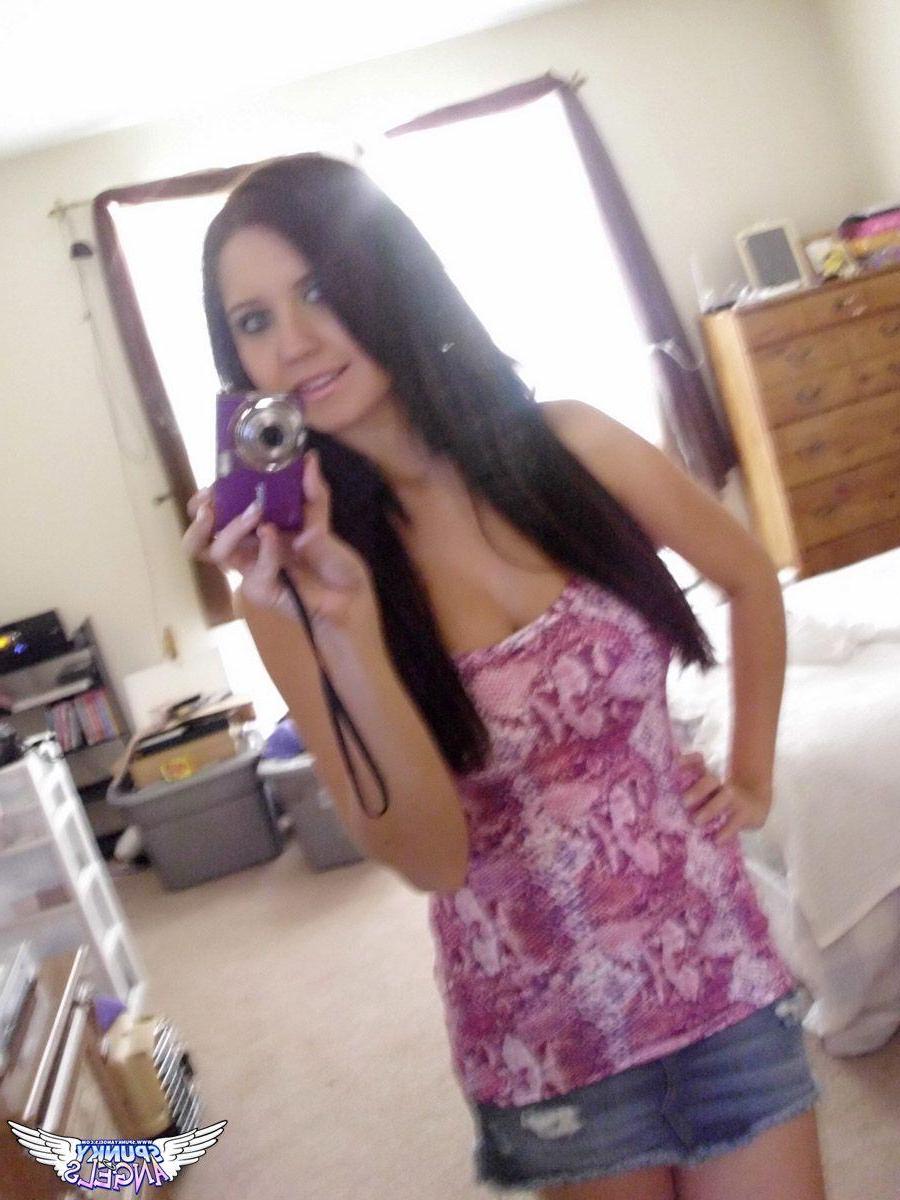20P Pictures of teen cutie Chrissy Marie taking hot pics of herself