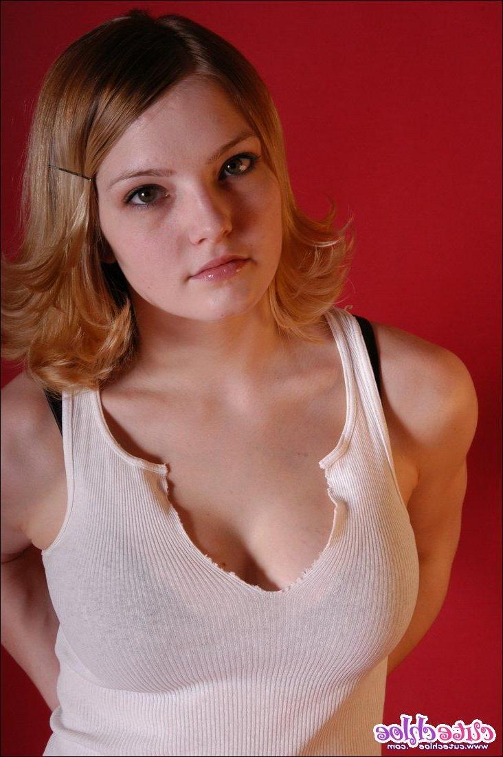 15P Pictures of Cute Chloe being a cute teen