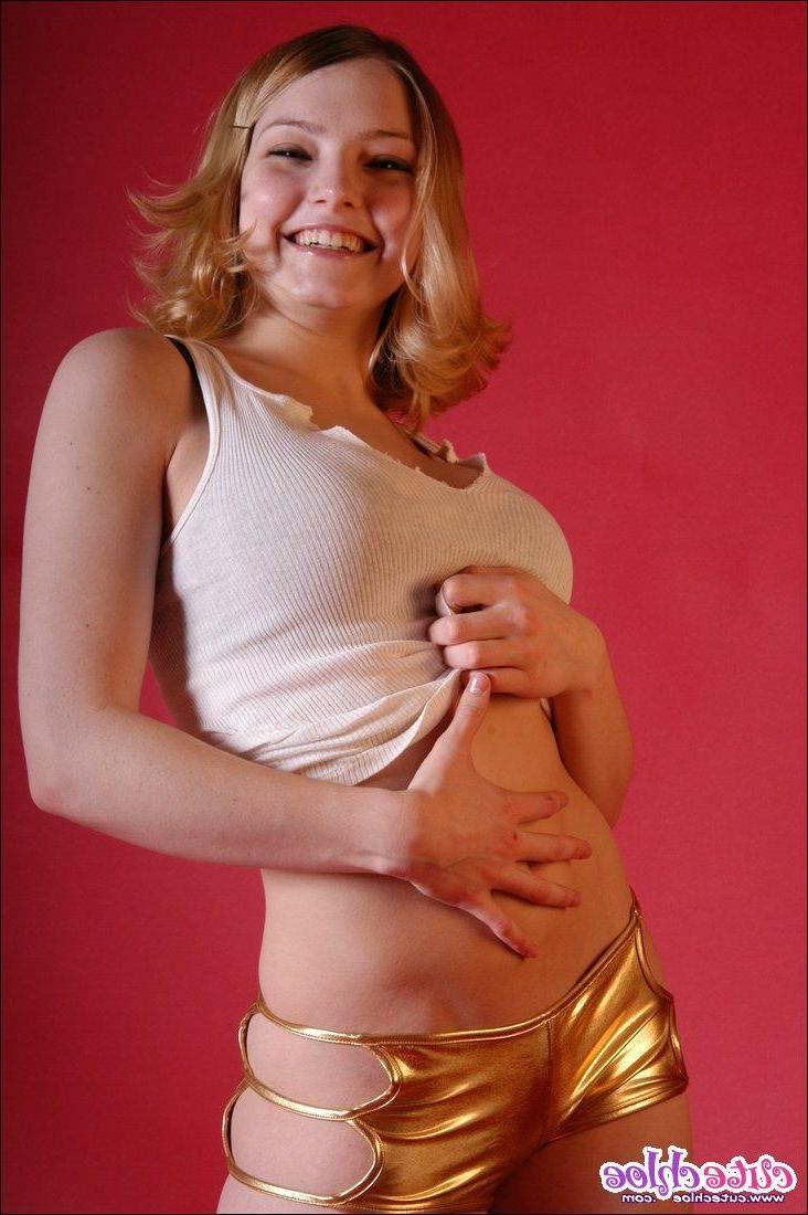 15P Pictures of Cute Chloe being a cute teen