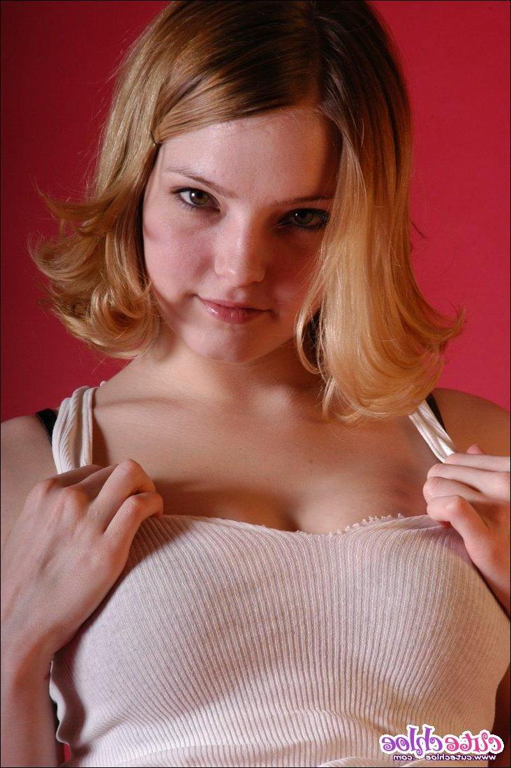 15P Pictures of Cute Chloe being a cute teen