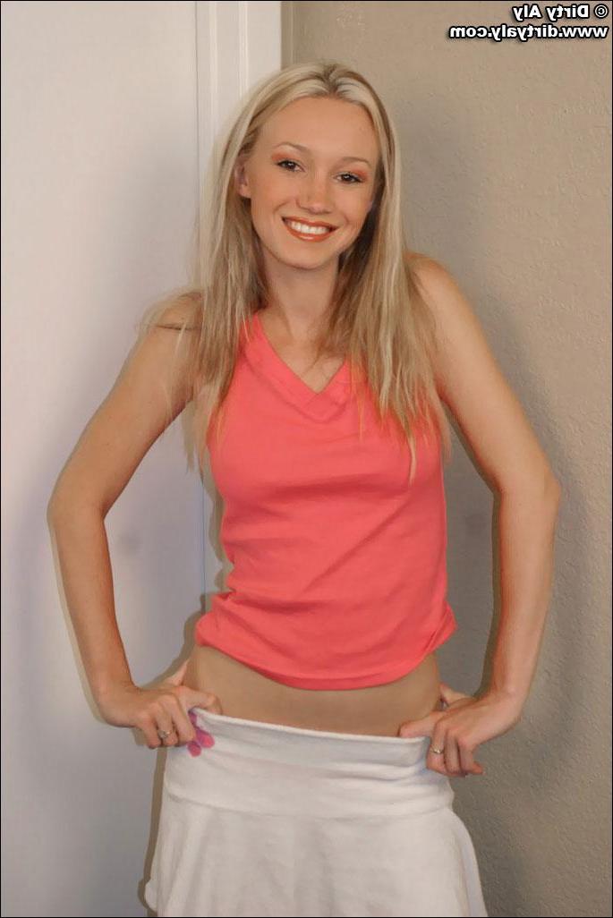 20P Pics of teen star Dirty Aly showing off her hot beauty