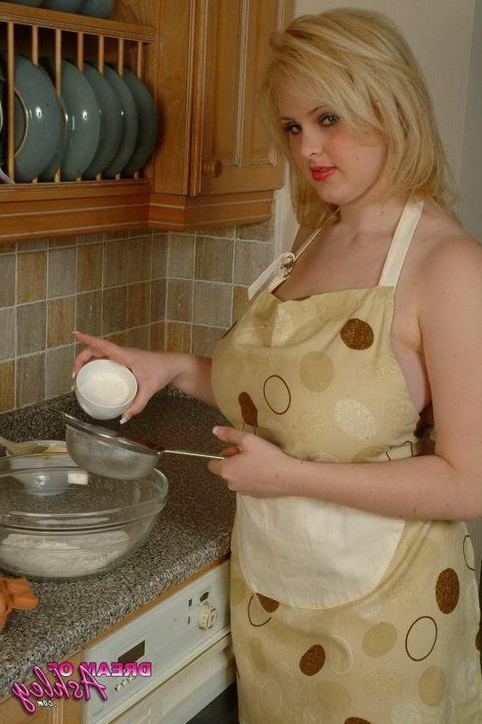 16P Pictures of teen Dream Of Ashley getting dirty in the kitchen