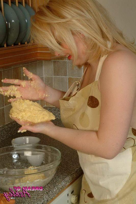 16P Pictures of teen Dream Of Ashley getting dirty in the kitchen