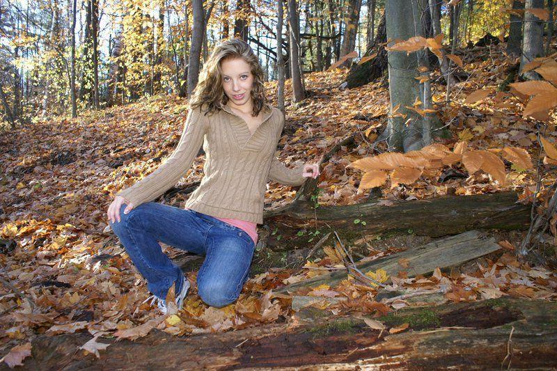 16P Pictures of teen girl Dream Taylor naked in the woods