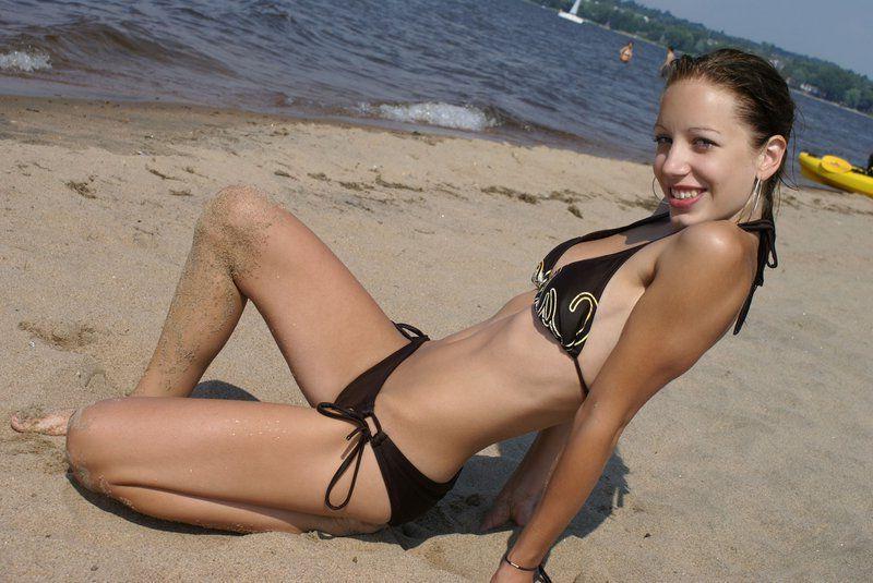 16P Pictures of Dream Taylor sharing a cock with her girlfriend