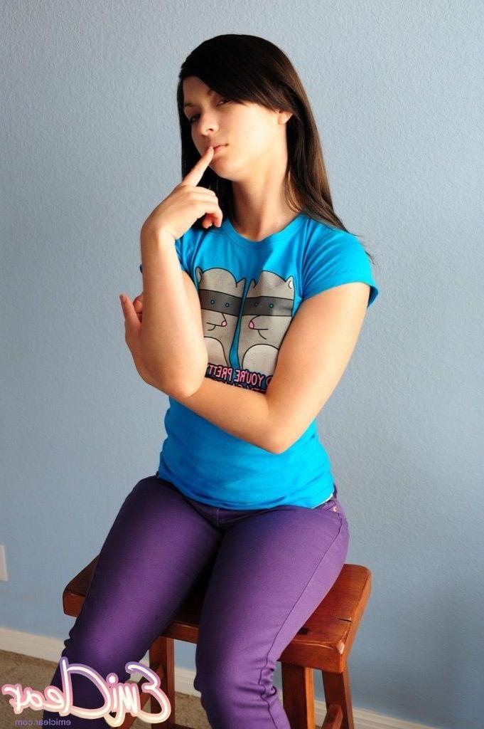 20P Pictures of teen Emi Clear stripping to her socks