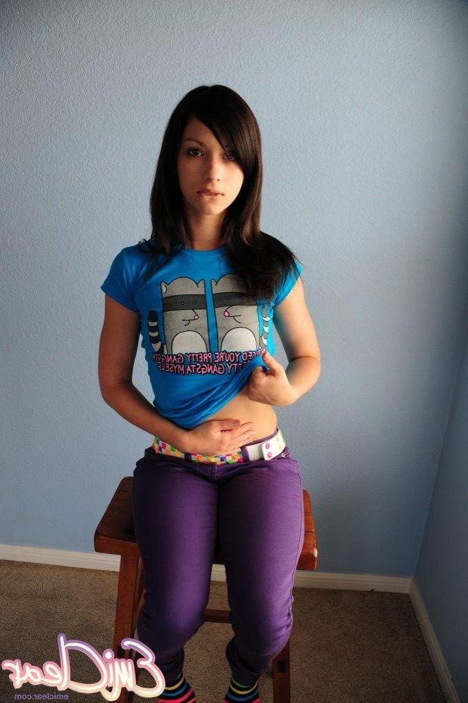 20P Pictures of teen Emi Clear stripping to her socks