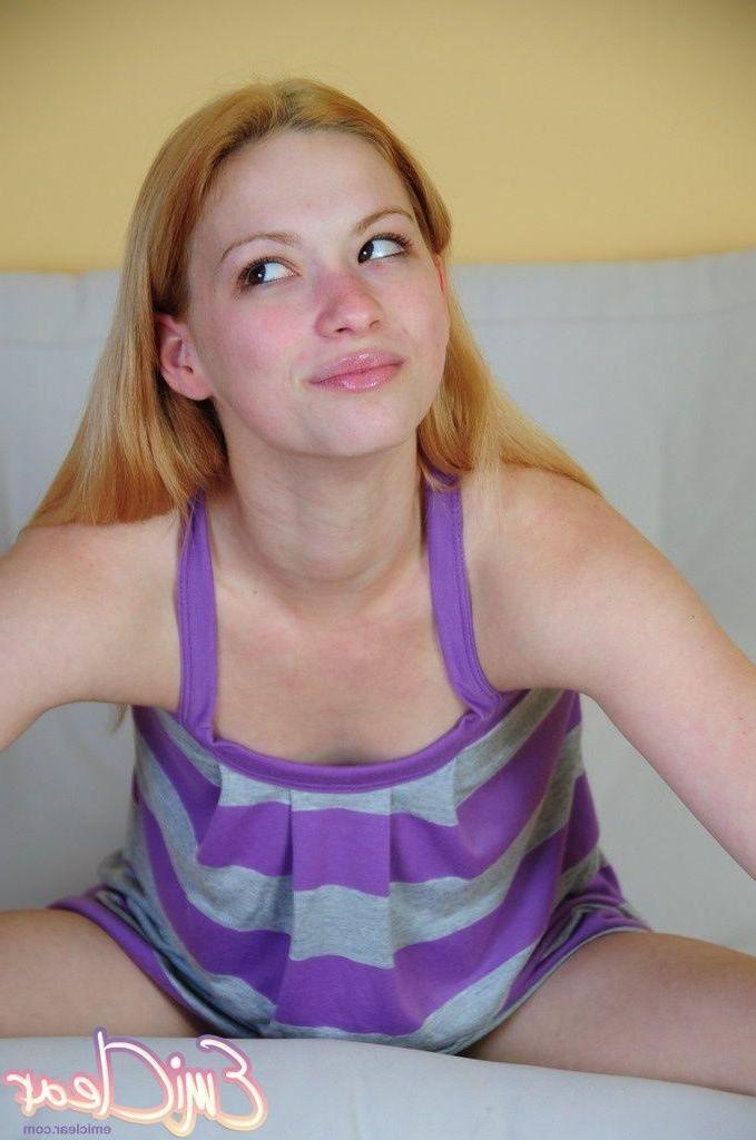 20P Pictures of teen girl Emi Clear giving you her beautiful pussy to fuck