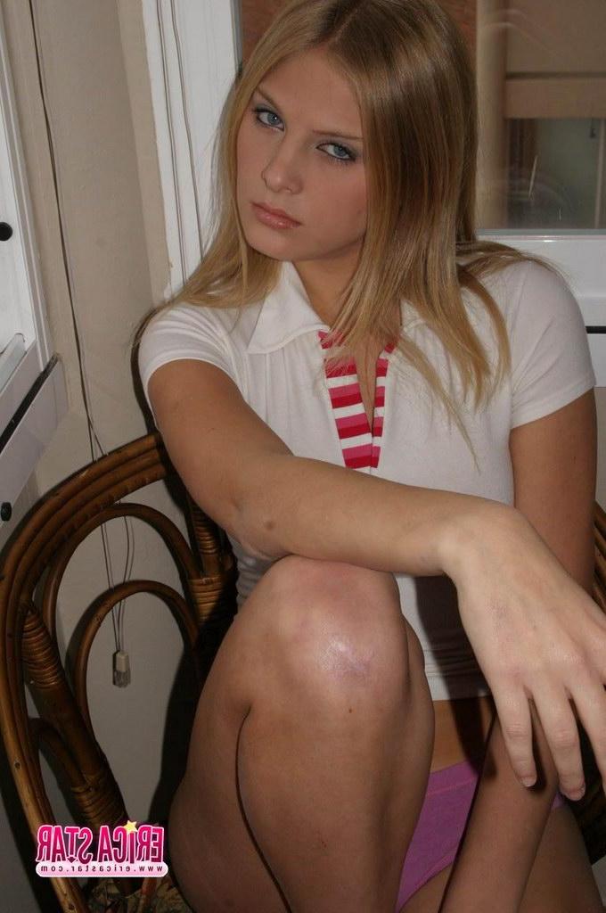 15P Pictures of teen model Erica Star teasing you with her beauty