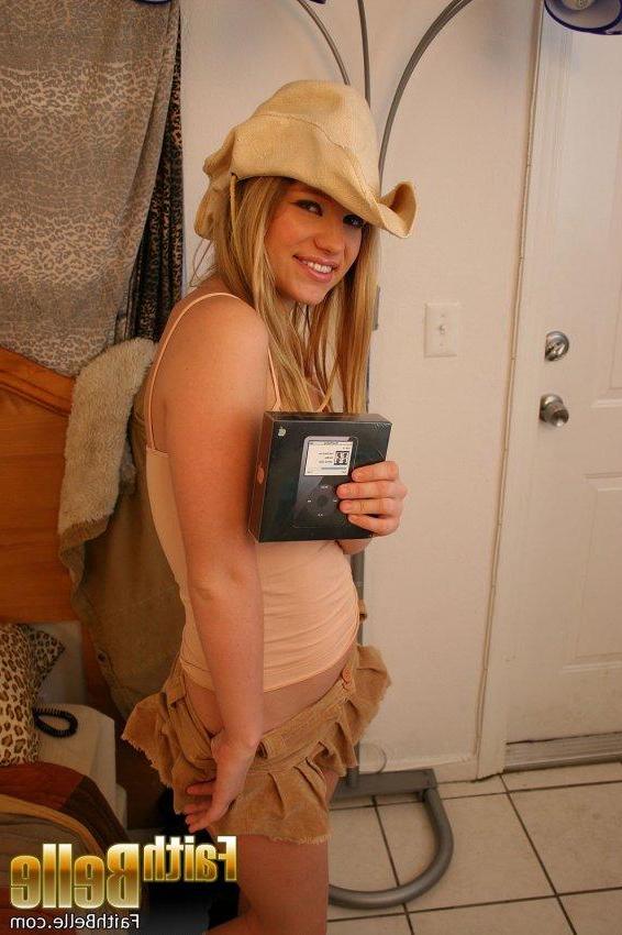 19P Pictures of Faith Belle exposing her perky titties