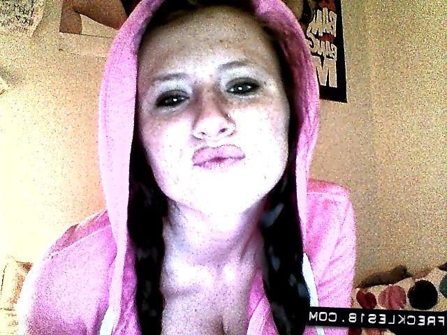 11P Pictures of amateur teen Freckles 18 having fun in bed