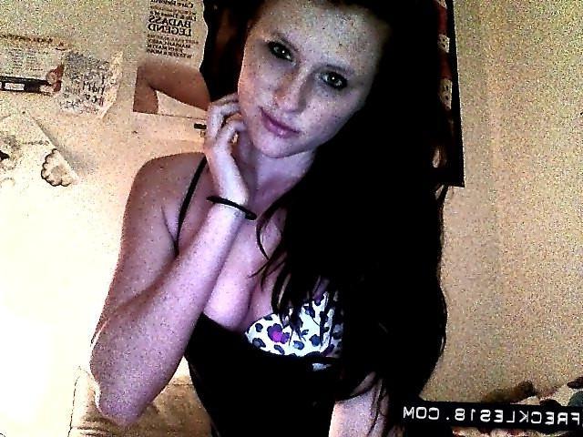 11P Pictures of amateur teen Freckles 18 having fun in bed