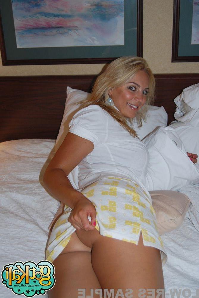 15P Pictures of teen porn girl Got Kali nude and waiting for you in bed