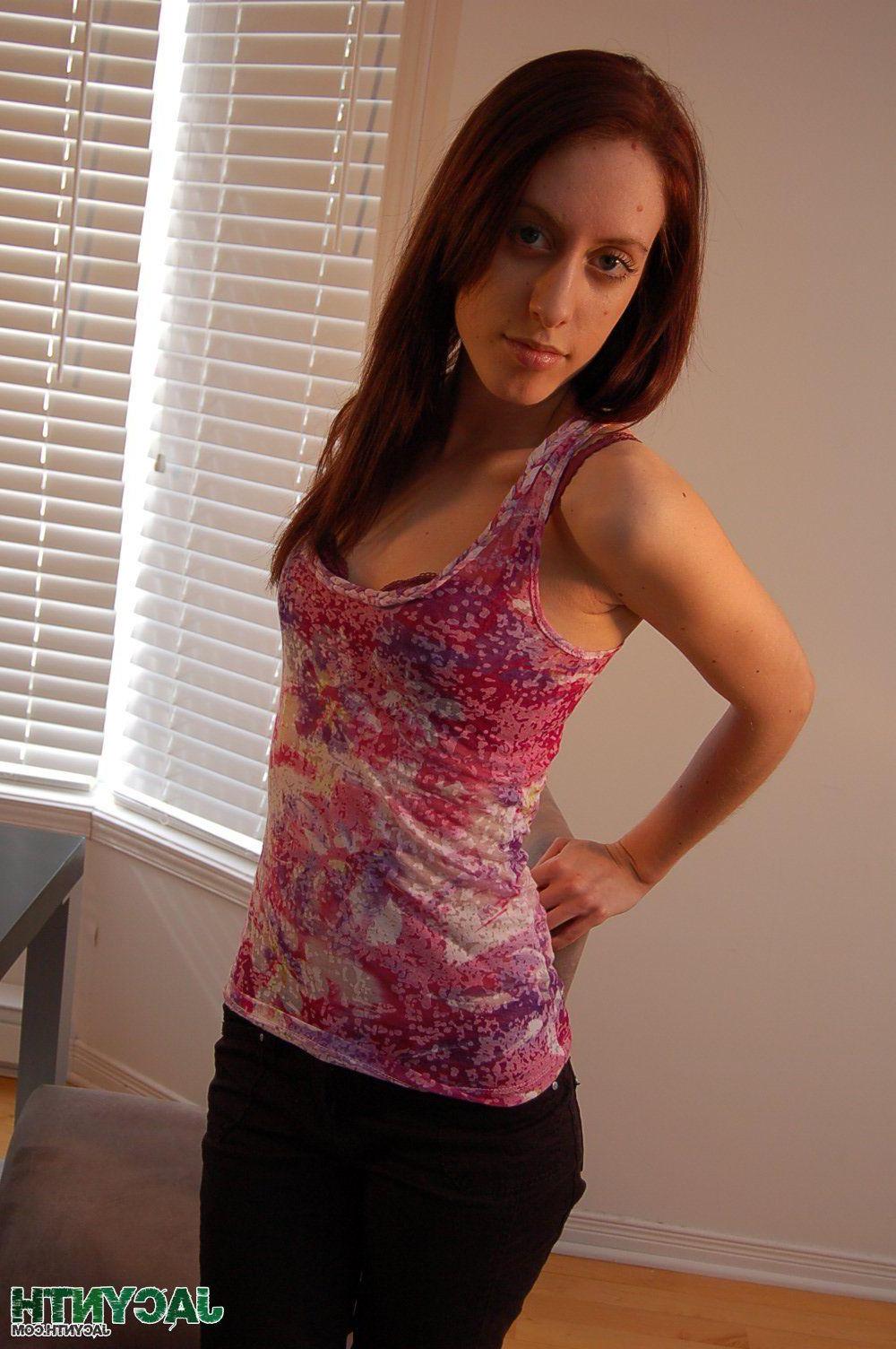 12P Pictures of teen girl Jacynth flaunting her sexy body