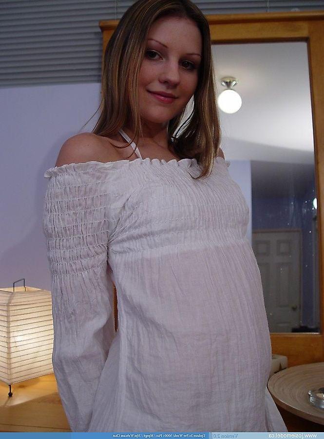 20P Pictures of teen amateur Josie Model showing off in her bikini