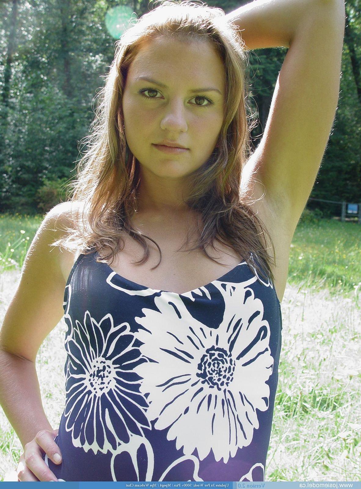 20P Pictures of teen girl Josie Model showing her boobs outside