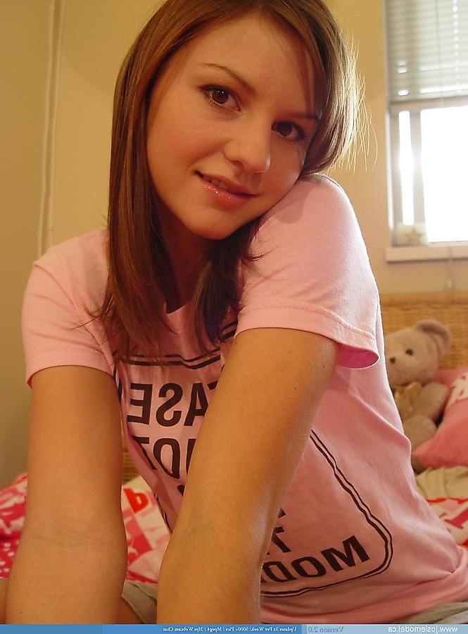 20P Pictures of teen Josie Model waiting for you in bed