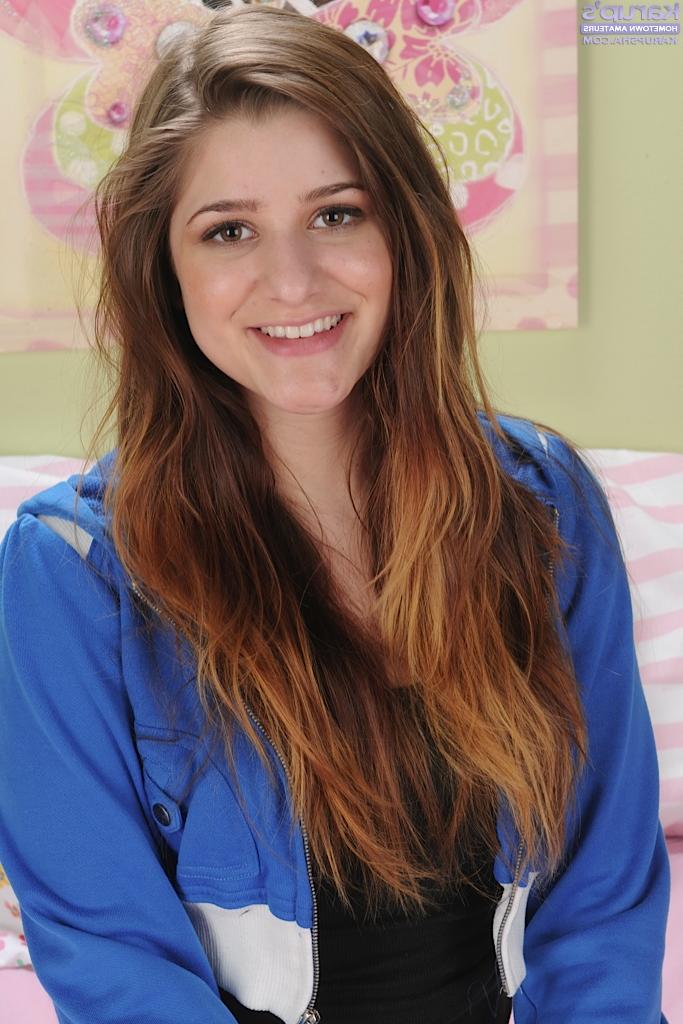 16P Sweet amateur teen babe Teddi Rae spreads her soaked vaginal vault