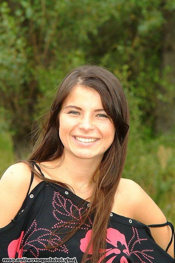 20P Pictures of teen cutie Judy exposing herself outside