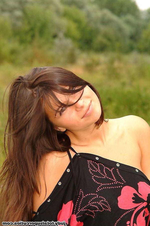 20P Pictures of teen cutie Judy exposing herself outside