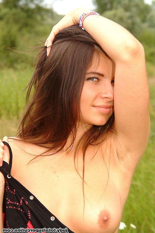 20P Pictures of teen cutie Judy exposing herself outside
