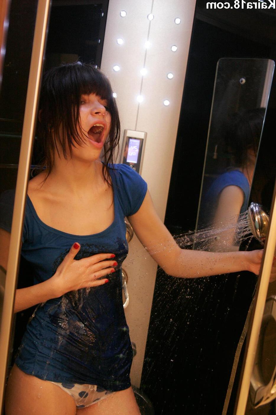 15P Pictures of teen Kaira 18 getting all wet for you