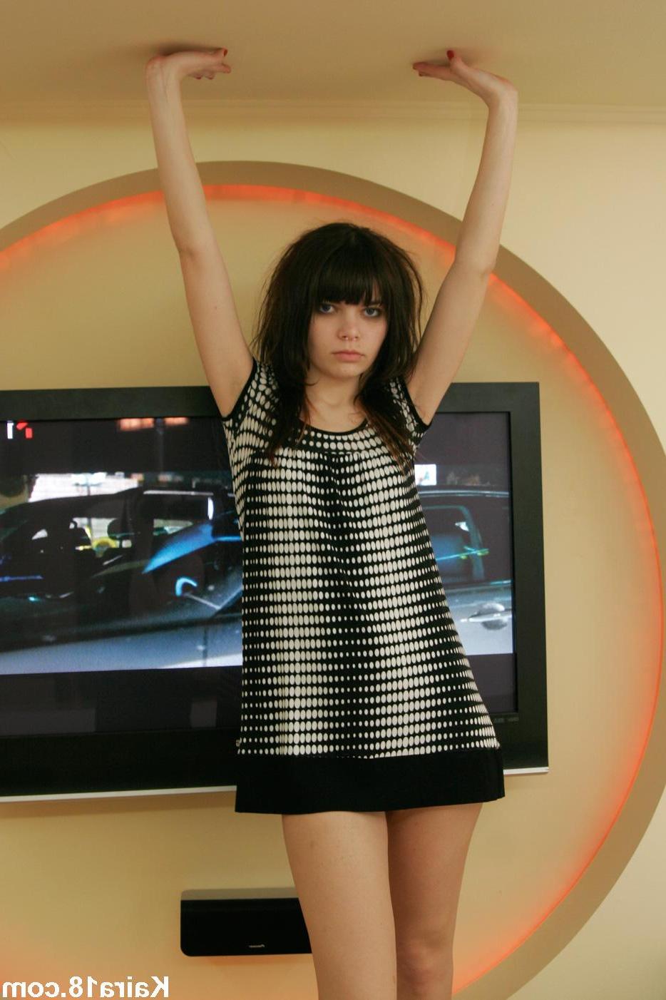 15P Pictures of teen amateur Kaira 18 taking off all her clothes for you