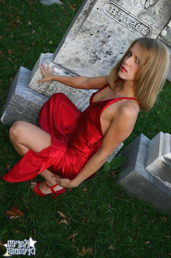 20P Pictures of teen babe Karen Dreams getting kinky in a grave yard
