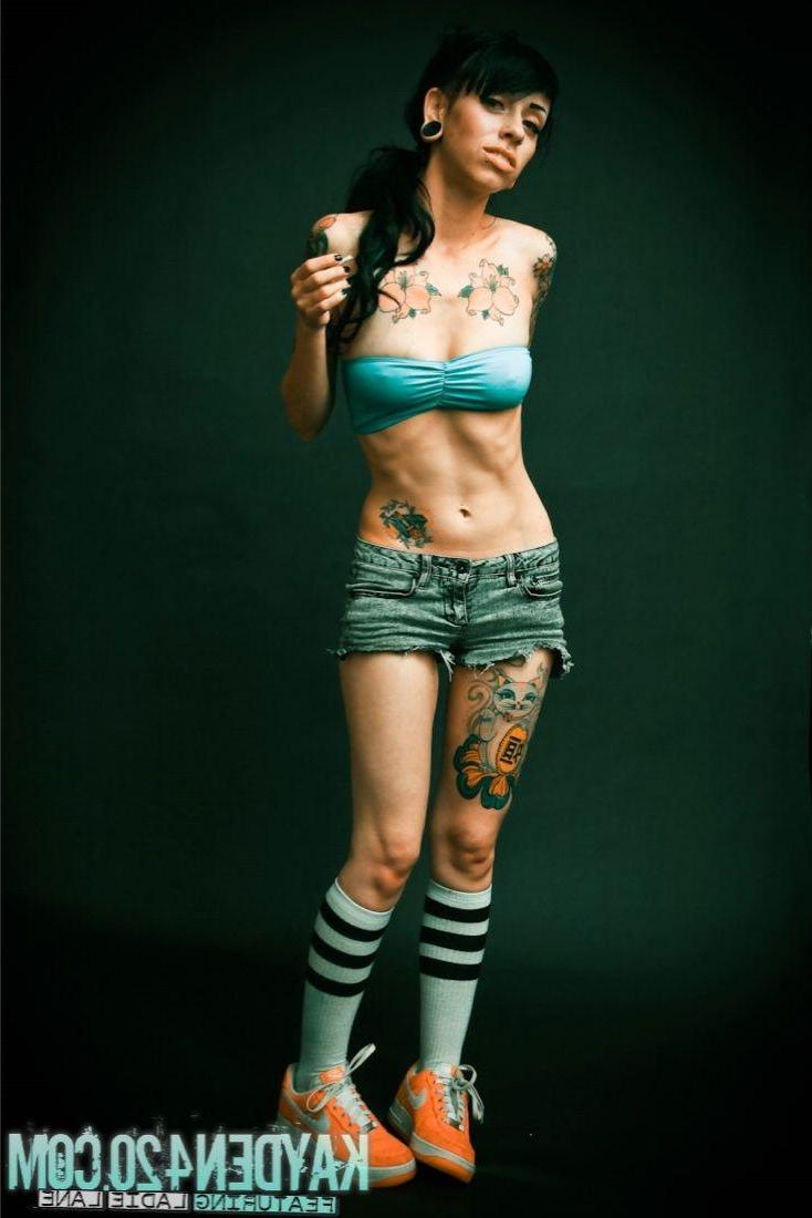 16P Pictures of teen slut Kayden 420 smoking in her socks