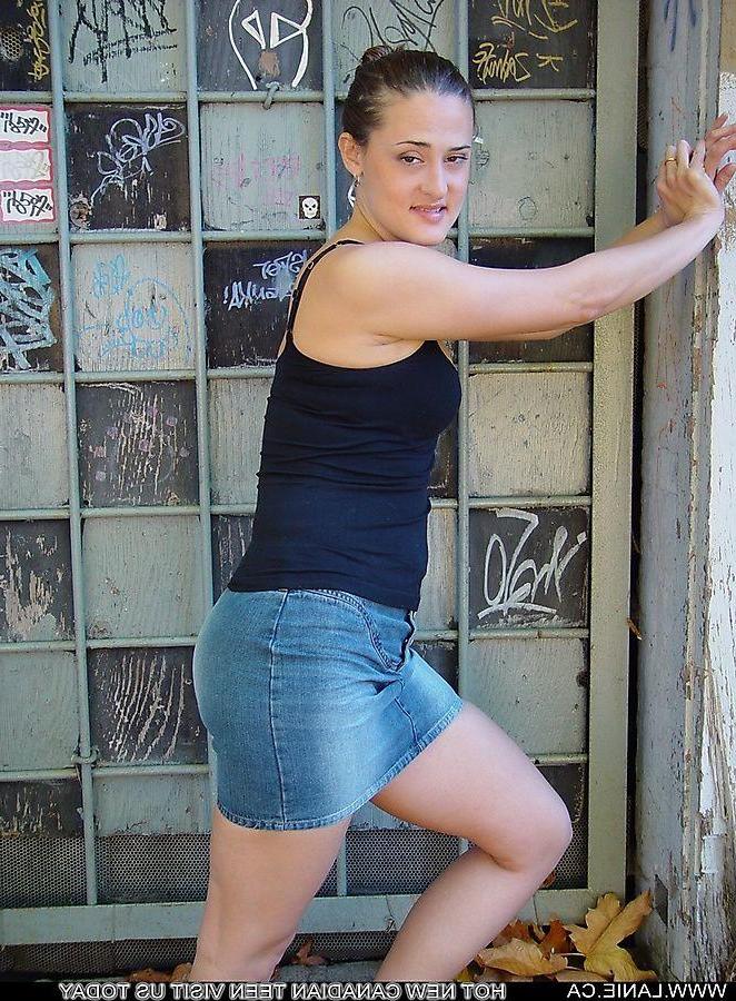 20P Pictures of teen chick Lanie.ca taking everything off except her panties